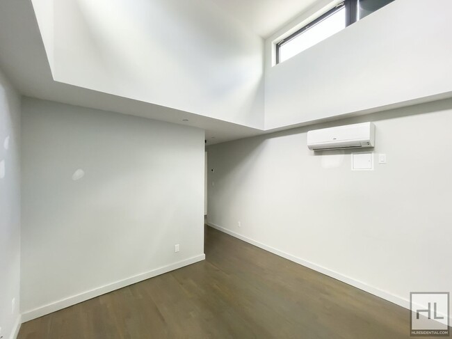 Building Photo - Bushwick Avenue / Expansive Spacious 2 Bed...