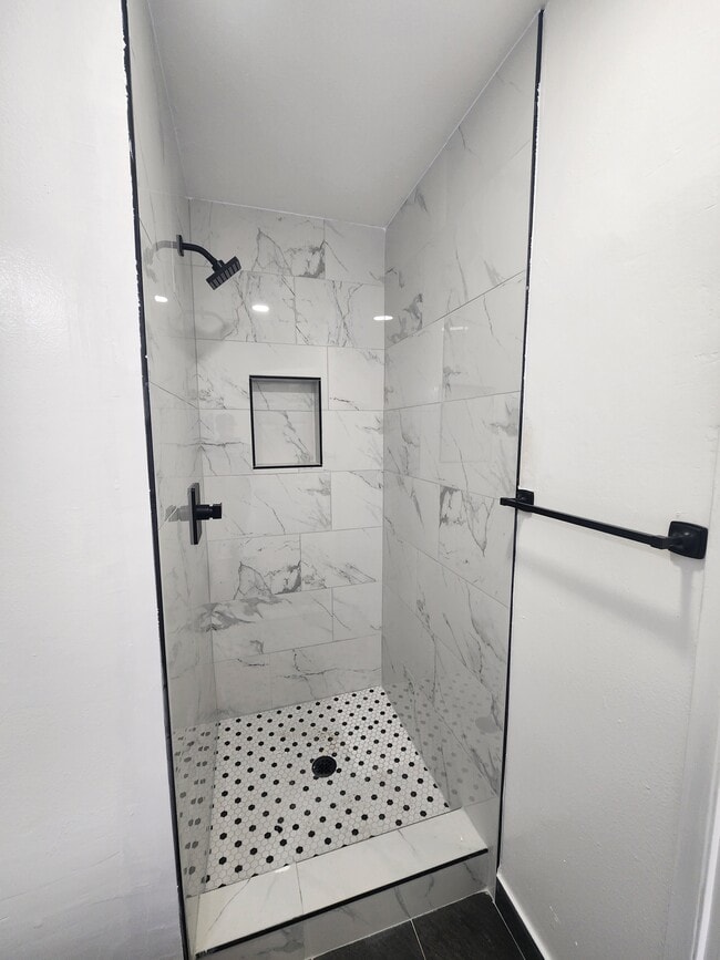 Building Photo - 1450 W 146th St