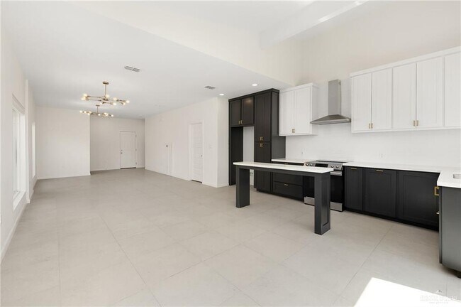 Building Photo - 24 N 28th St