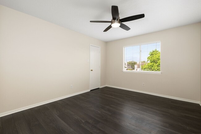 Building Photo - 21039 Vista Trail Ct