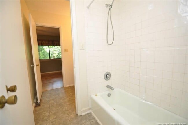 Building Photo - 1133 Schaub Dr