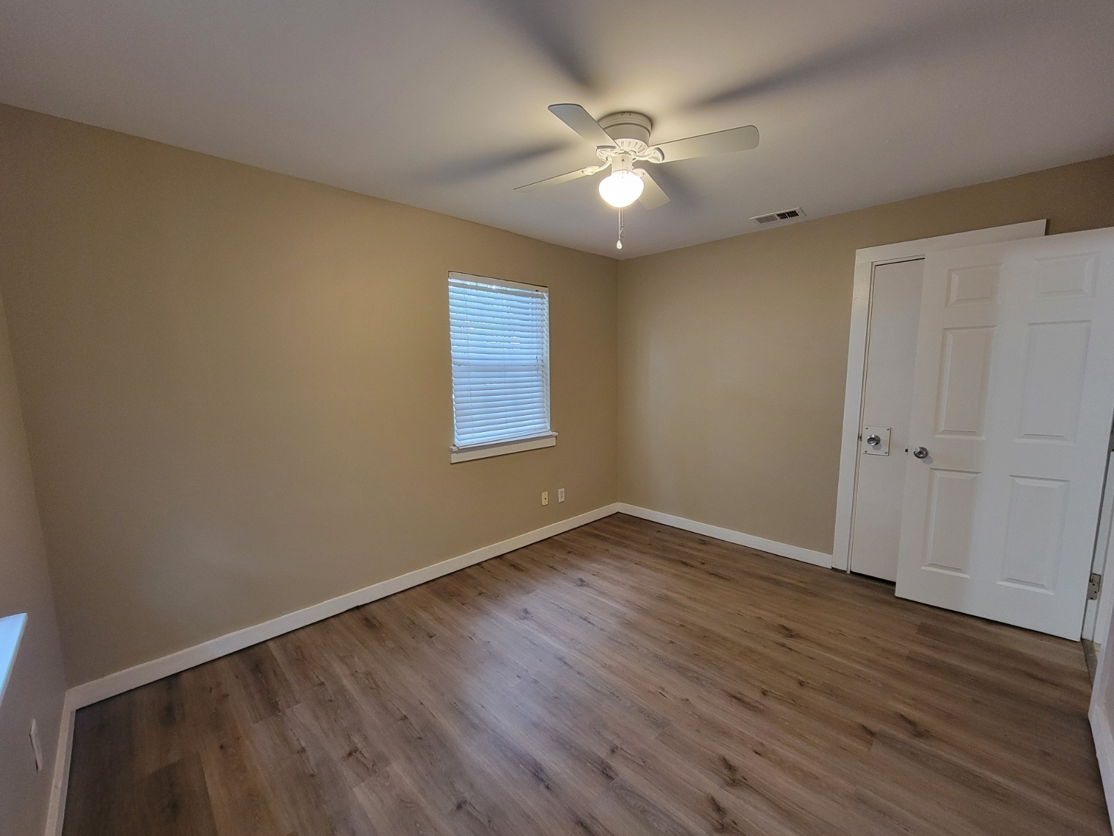 Building Photo - 1710 Chestnut Ave