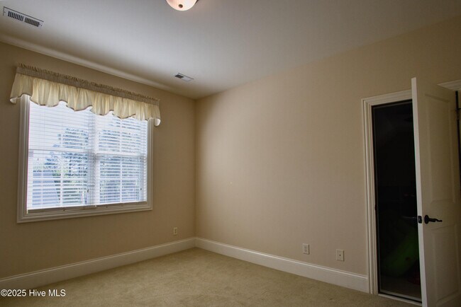 Building Photo - 2686 Medina Ct