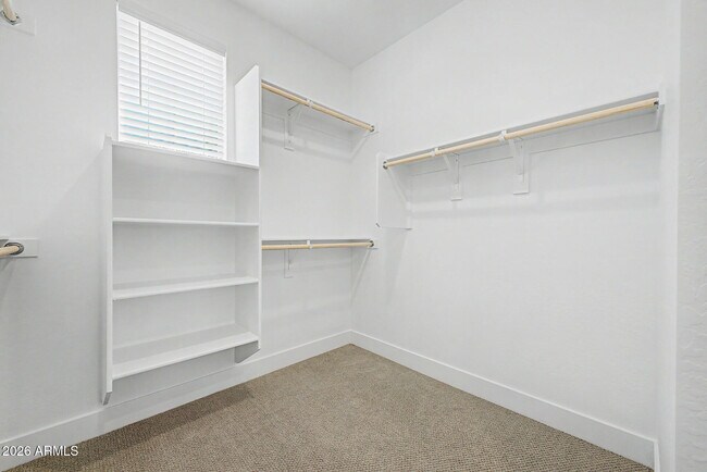Building Photo - 21505 E Sparrow Dr