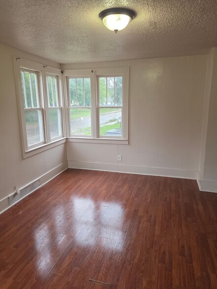 Building Photo - 1192 Maple St