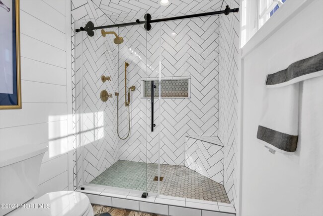 Building Photo - 118 Beacon Blvd