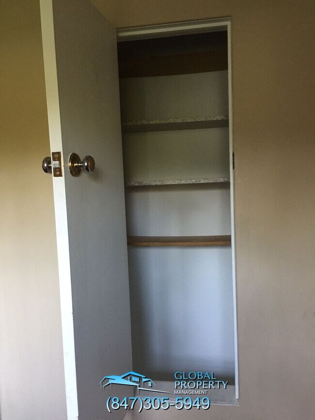 Building Photo - 26179 Riverview Dr