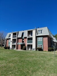 Building Photo - 4 Knights Bridge Dr