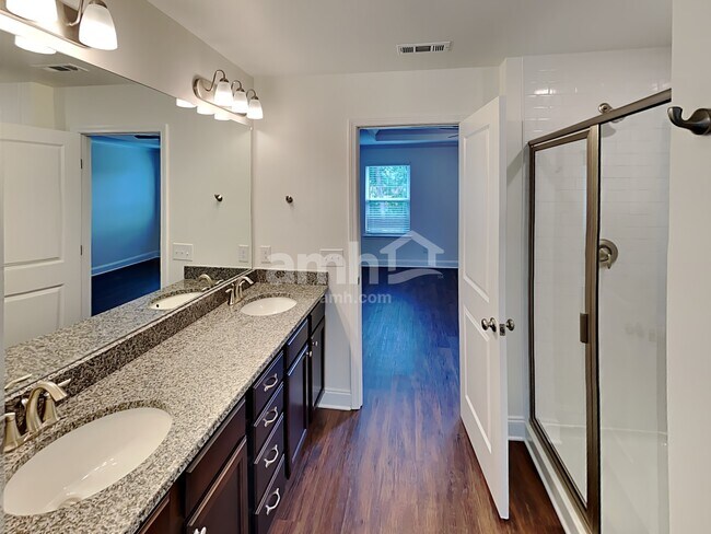 Building Photo - 5944 Hagar Vly Dr