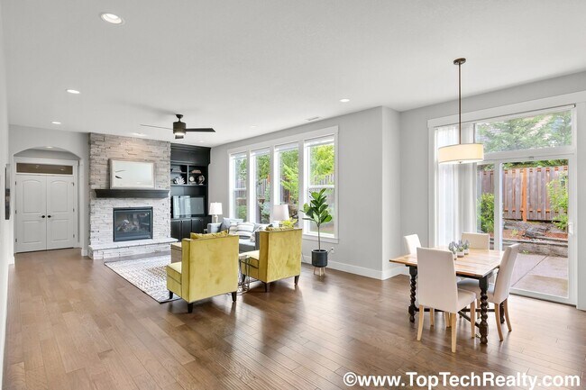 Building Photo - Beautiful *CORNER LOT* 5 BD* 3.5 BA* Singl...