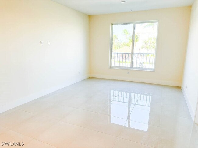 Building Photo - 15901 Pointe Cir