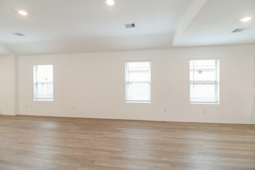 Building Photo - 3635 Solanum Dr