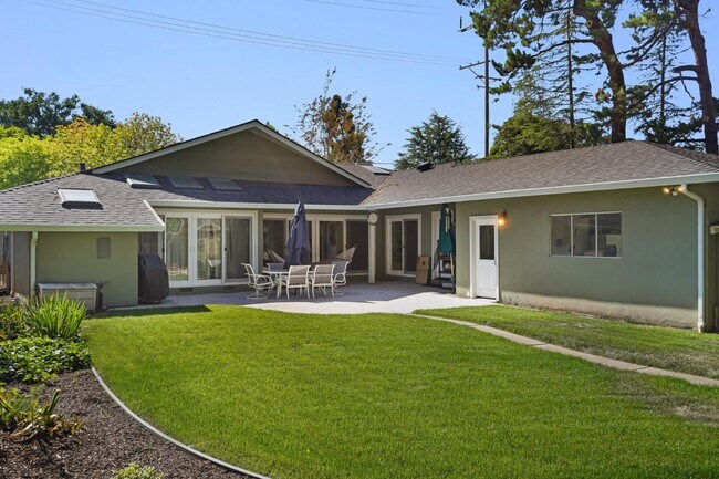 Building Photo - 121 Los Altos Ave