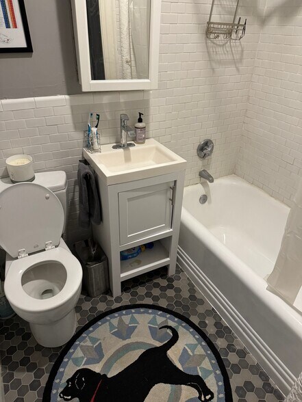 Building Photo - 1091 Boylston St