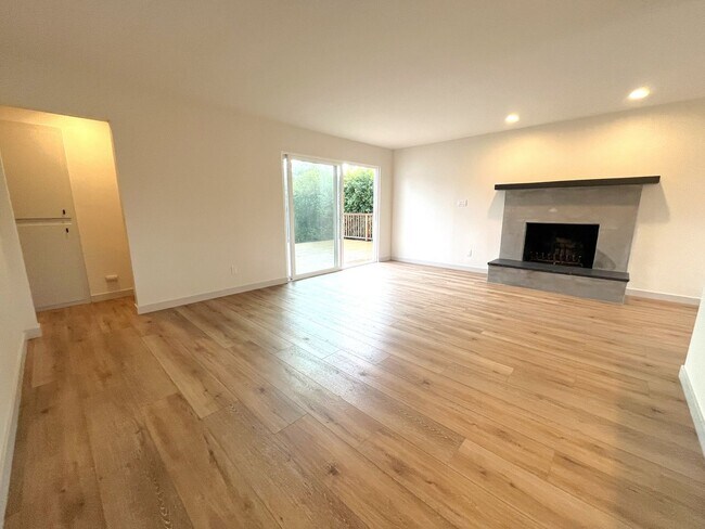 Building Photo - Modernized, 3BD/2BA House in Leucadia: Minutes to Beach, Town, YMCA!