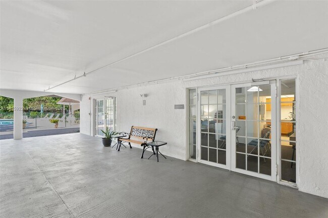 Building Photo - 4025 N Federal Hwy