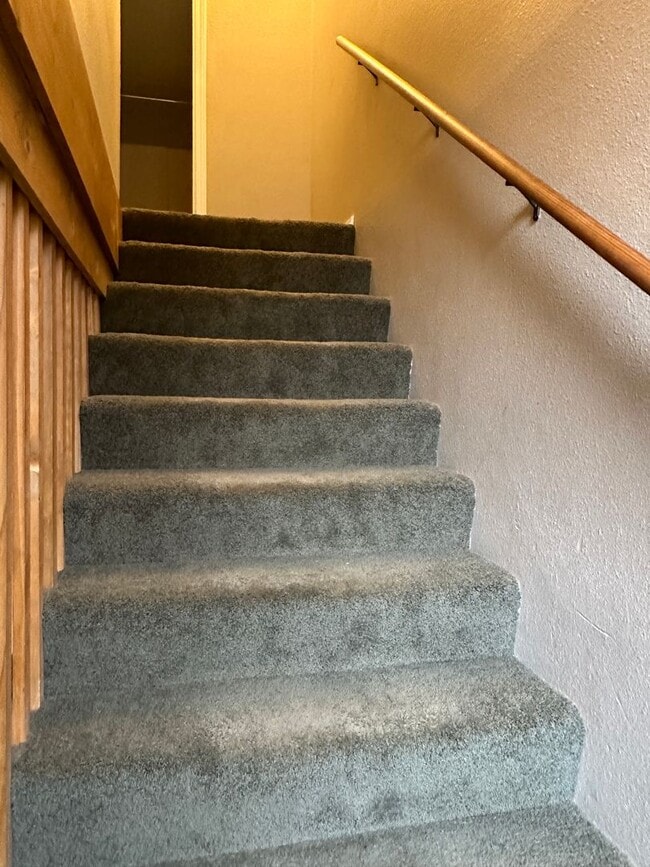 Building Photo - 4943-4945 Vance DR - SL