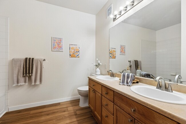 Building Photo - 8456 S Hoyt Way