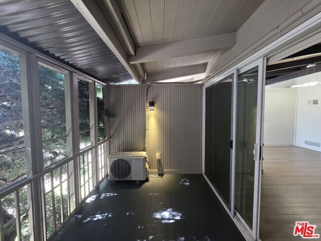 Building Photo - 11021 Missouri Ave