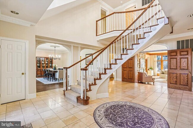 Building Photo - 9939 Bentcross Dr