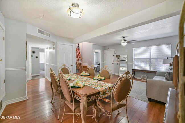 Building Photo - 12732 Tierra Salas Dr