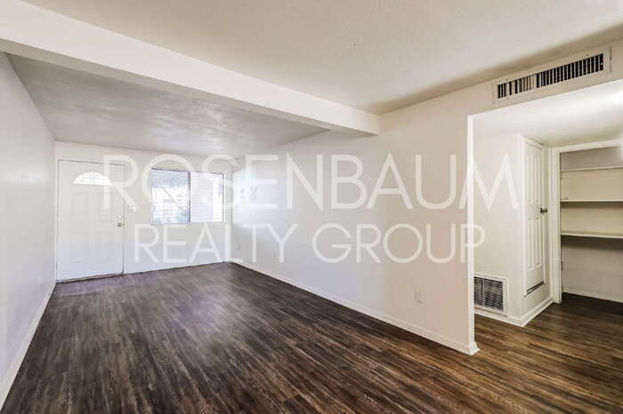 Building Photo - 455 W Kelso St