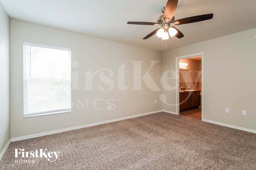 Building Photo - 881 Greenshank Dr
