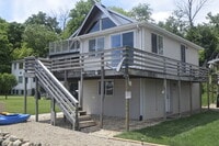 Building Photo - 2 bedroom / 2 bathroom home for rent in Cedar Lake