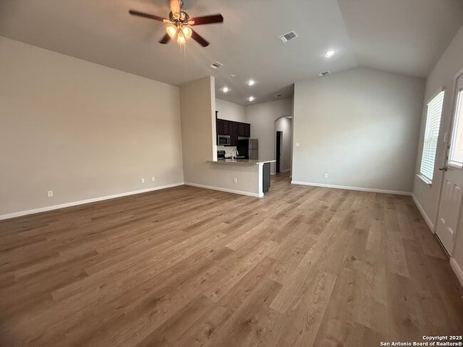 Building Photo - 405 Emma Dr