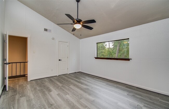 Building Photo - 712 Player Ct