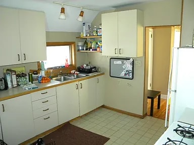 Building Photo - 1095 15th Ave SE