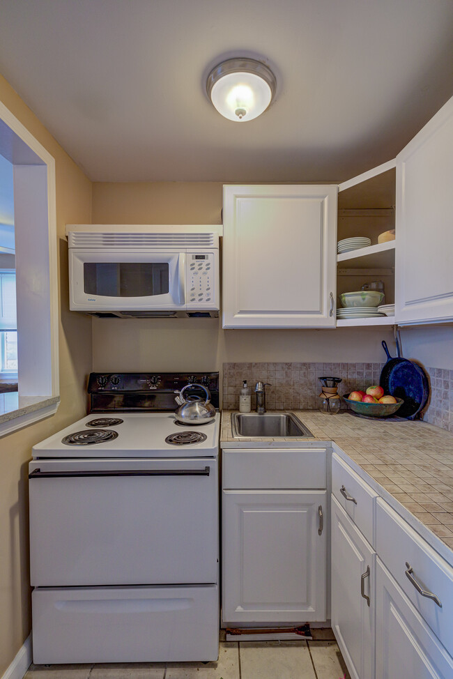 Kitchens have granite or tile countertops - The Vicksburg