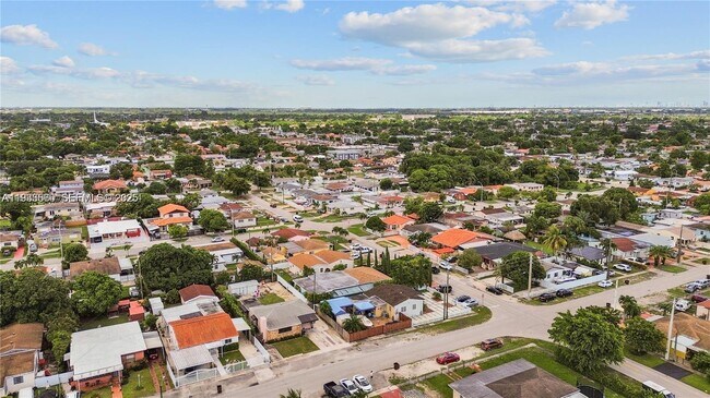 Building Photo - 117 W 34th St