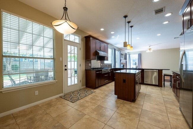 Building Photo - 8901 Splitarrow Dr