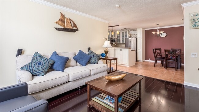 Building Photo - 1885 Diamond St