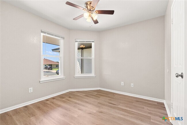 Building Photo - 2703 Fieldstone Dr