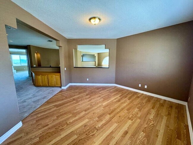 Building Photo - COMING SOON! Large Murrieta home available for LEASE!