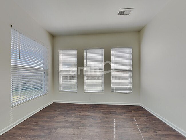 Building Photo - 136 Marinella Dr