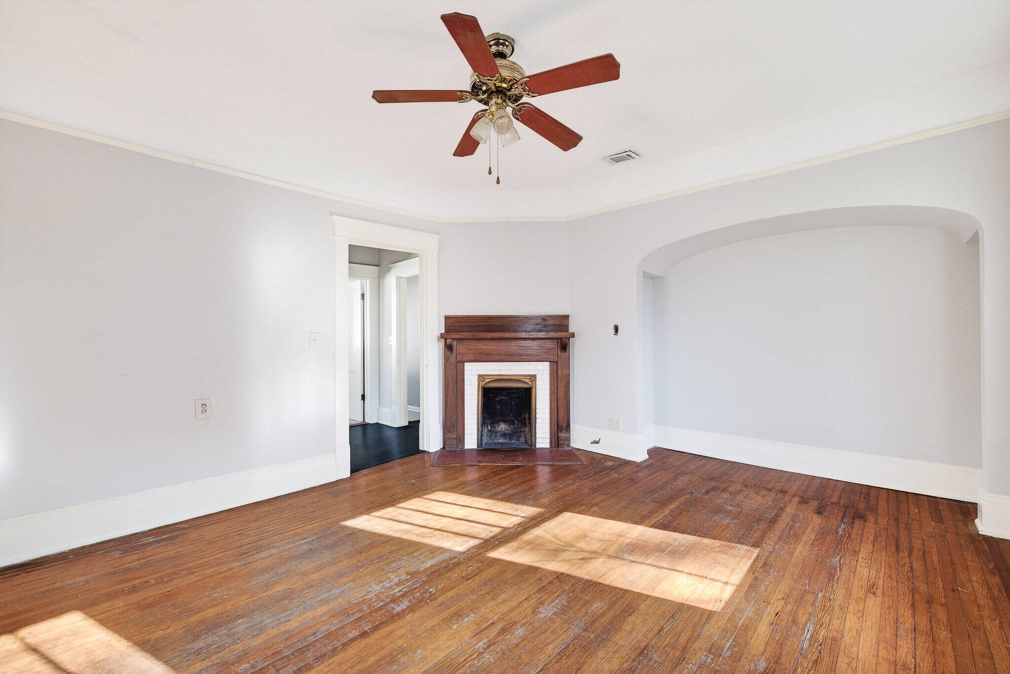 Building Photo - 300 Oxford Pl NE