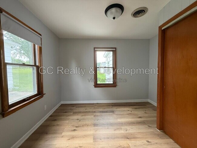 Building Photo - 33W249 Butterfield Rd