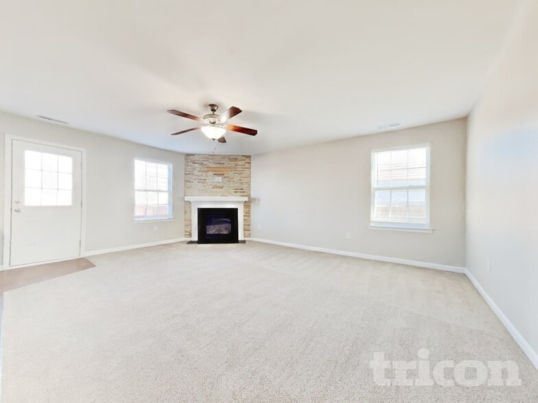 Building Photo - 42 Folkstone Ct