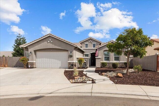 Primary Photo - Gorgeous 3 Bedroom 2 Bathroom Manteca Home