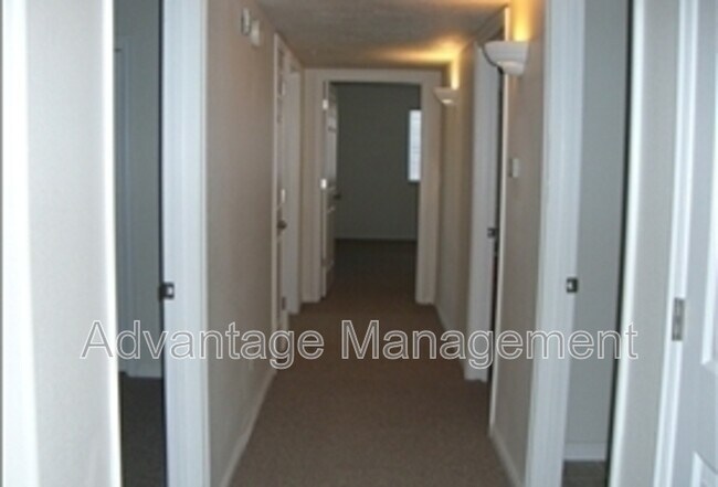 Building Photo - 1606 Westbury Way