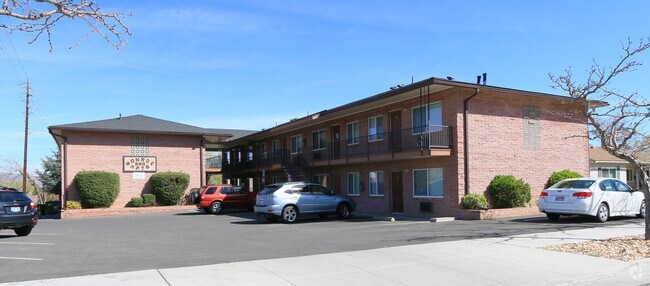 Primary Photo - 650 Monroe St