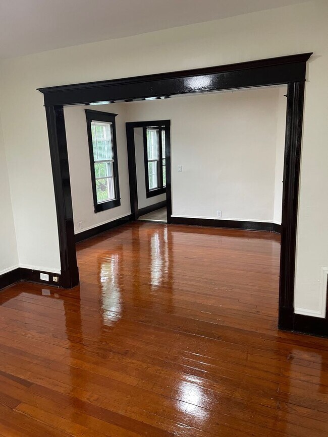 Building Photo - 236-238 College Street