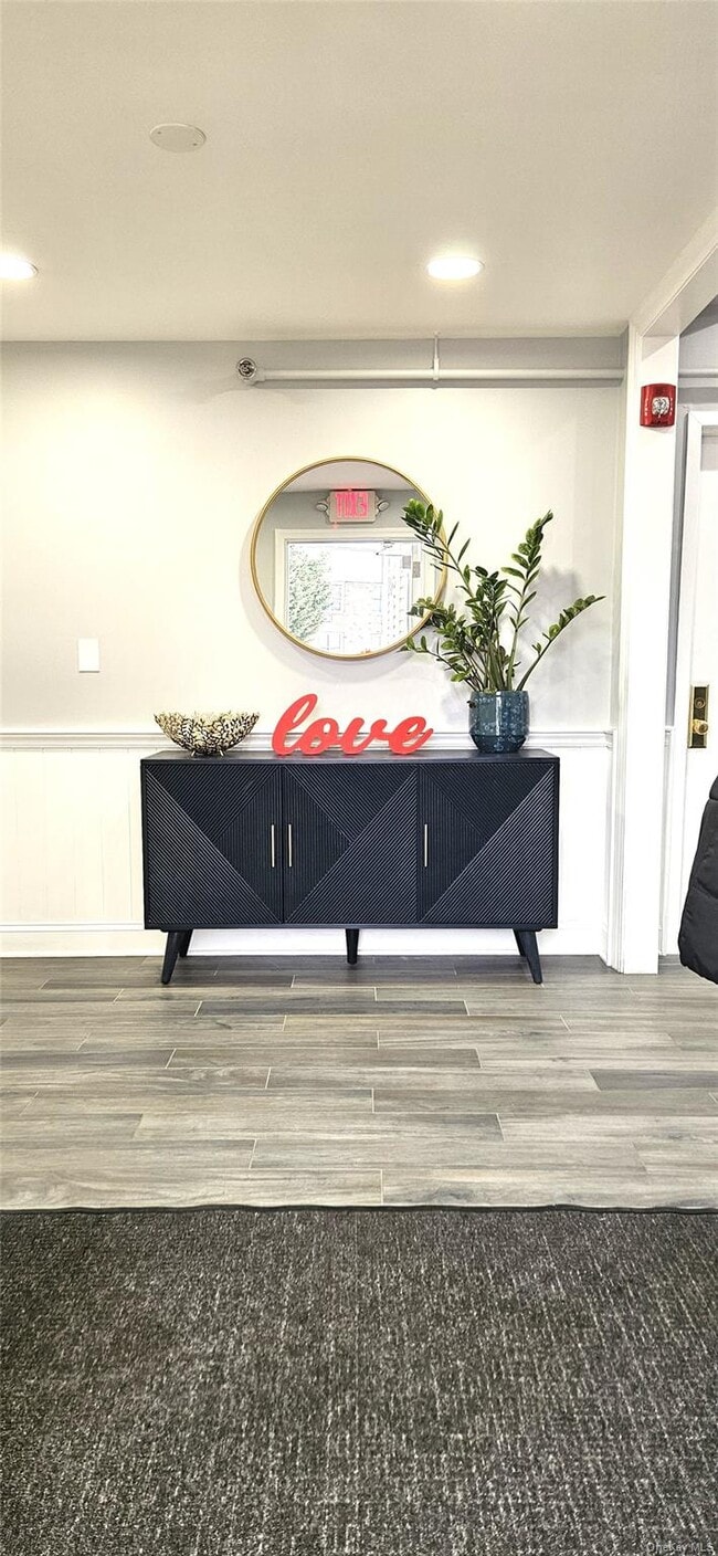 Building Photo - 93 Hempstead Ave