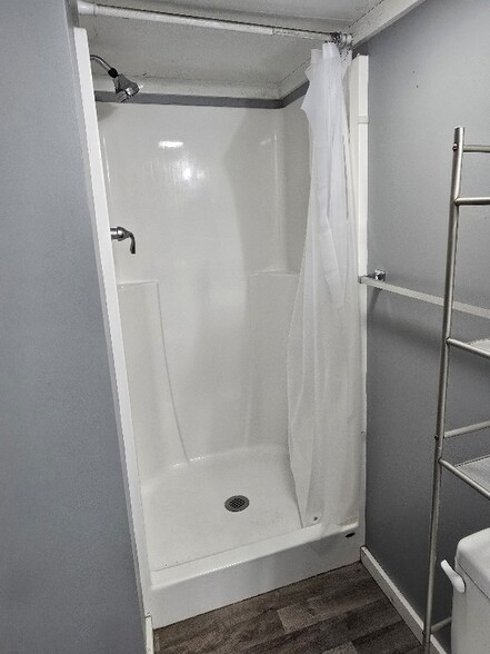 Building Photo - 8880 E State Rd 54