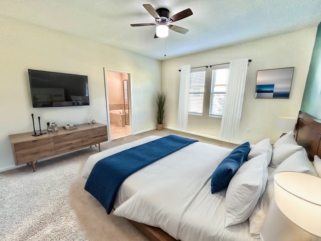 Building Photo - Upscale 3Beds/2.5Baths Townhouse living in...