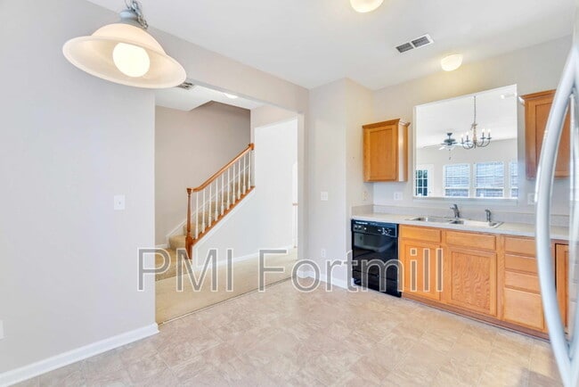 Building Photo - 15744 Kensington Palace Ln