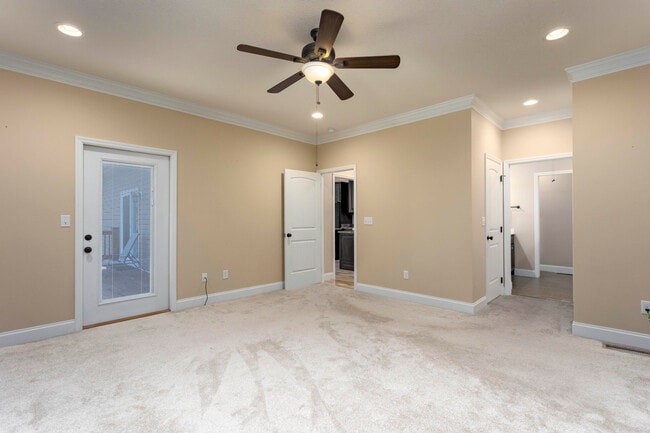 Building Photo - 275 Hazelwood Rd